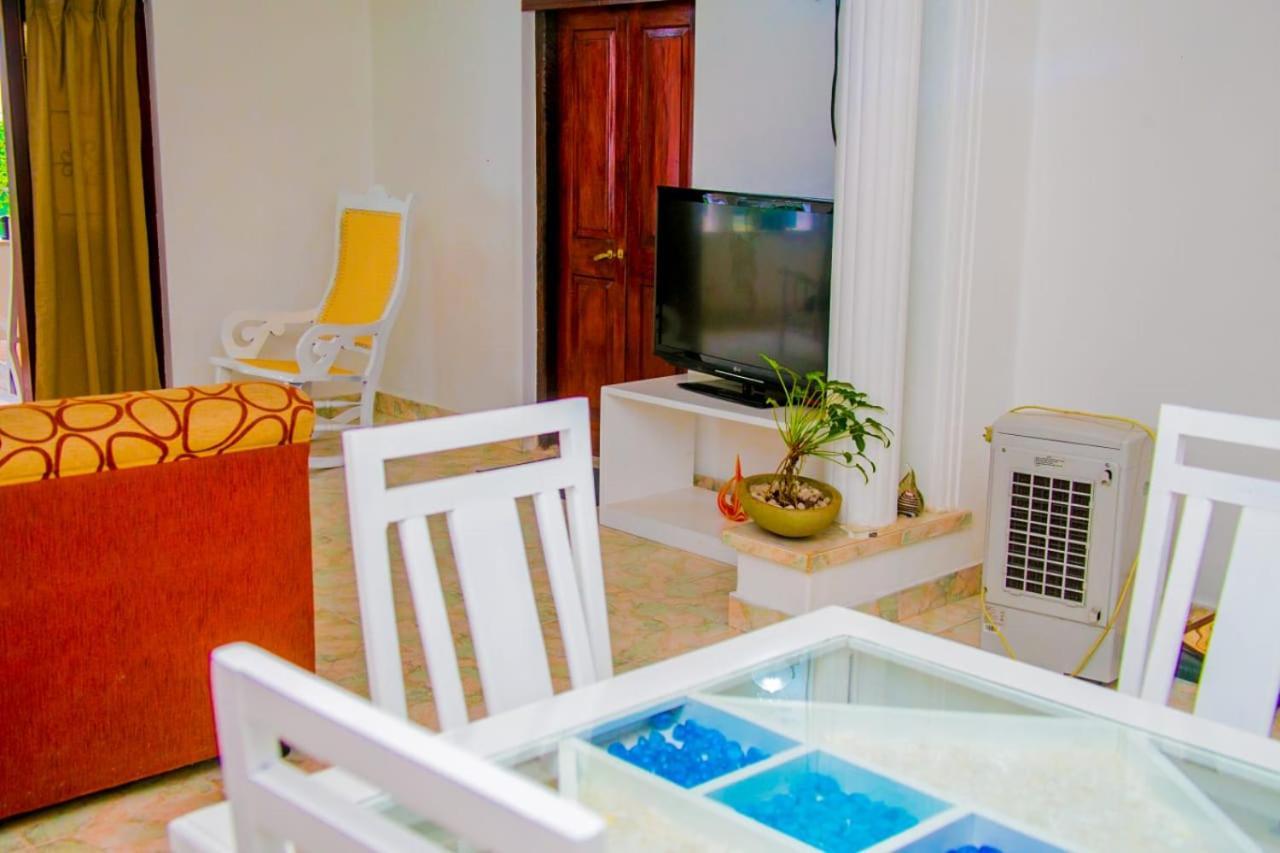 Niwahana Transit City Hotel Katunayaka Kültér fotó